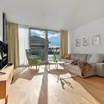 דירה Escape Riverfront 2 Bedroom With Balcony *