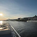 Escape Riverfront 2 Bedroom With Balcony דירה ברטיסלאבה