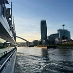 Escape Riverfront 2 Bedroom With Balcony
