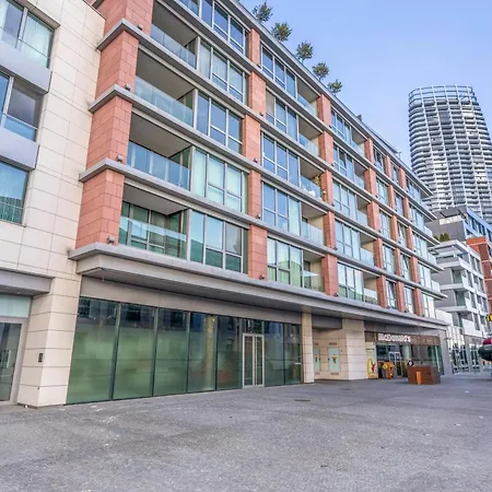 Escape Riverfront 2 Bedroom With Balcony 布拉迪斯拉发