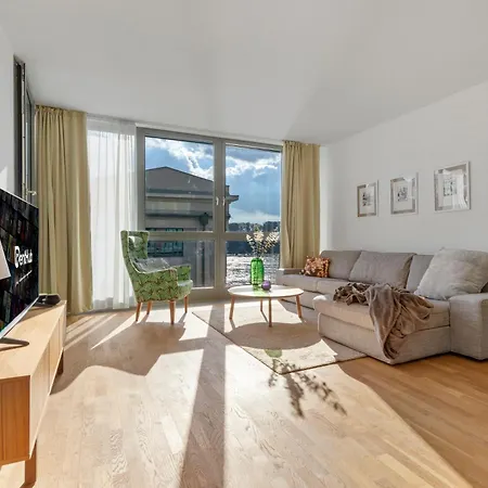 公寓 Escape Riverfront 2 Bedroom With Balcony *