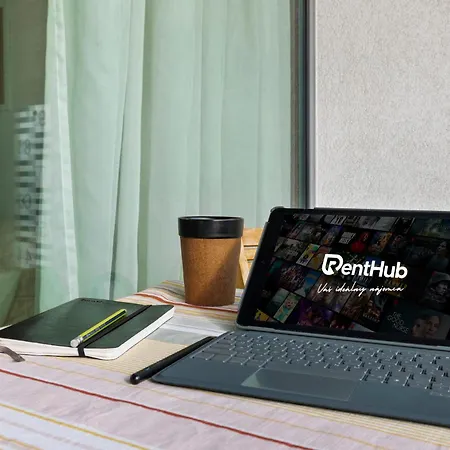 Escape Riverfront 2 Bedroom With Balcony 布拉迪斯拉发