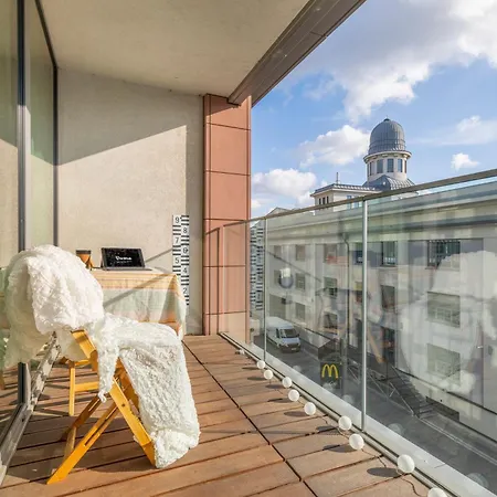 Escape Riverfront 2 Bedroom With Balcony Bratysława