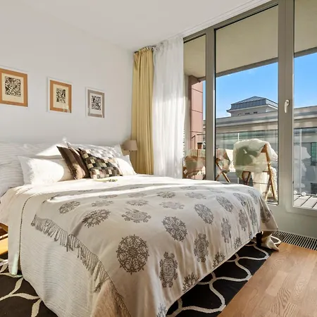 Escape Riverfront 2 Bedroom With Balcony Bratysława