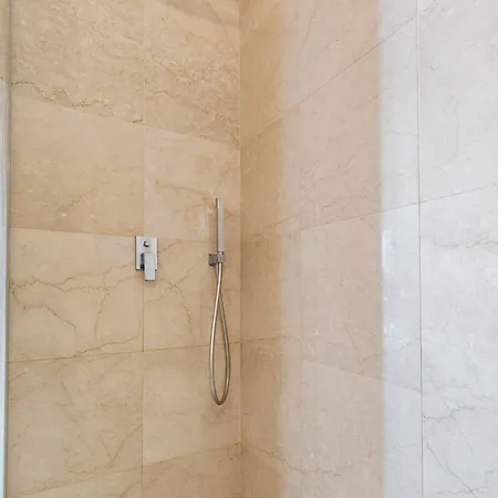 Apartament Escape Riverfront 2 Bedroom With Balcony